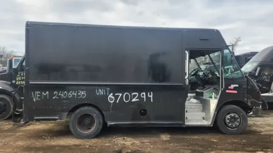 Picture of 2009-freightliner-mt45-chassis-truck-delivery